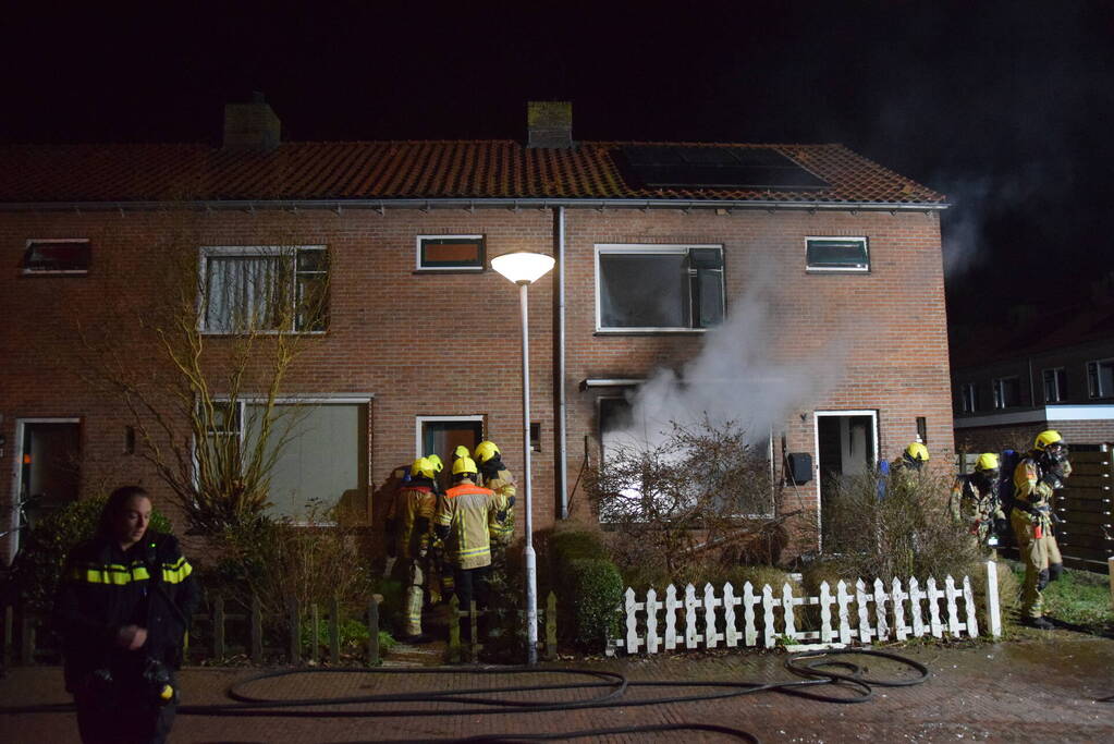 Uitslaande brand in woning waar eerder vrouw werd overgoten met zuur