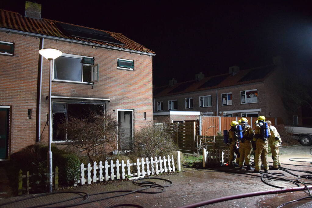 Uitslaande brand in woning waar eerder vrouw werd overgoten met zuur