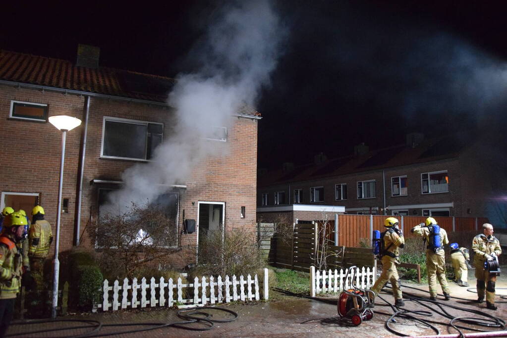 Uitslaande brand in woning waar eerder vrouw werd overgoten met zuur