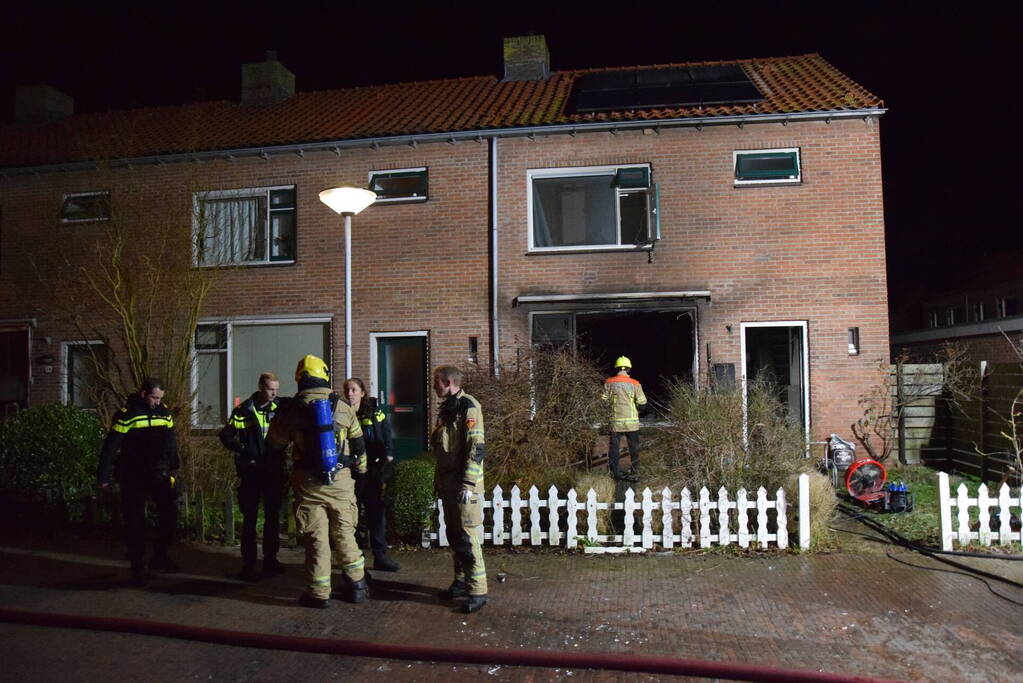 Uitslaande brand in woning waar eerder vrouw werd overgoten met zuur