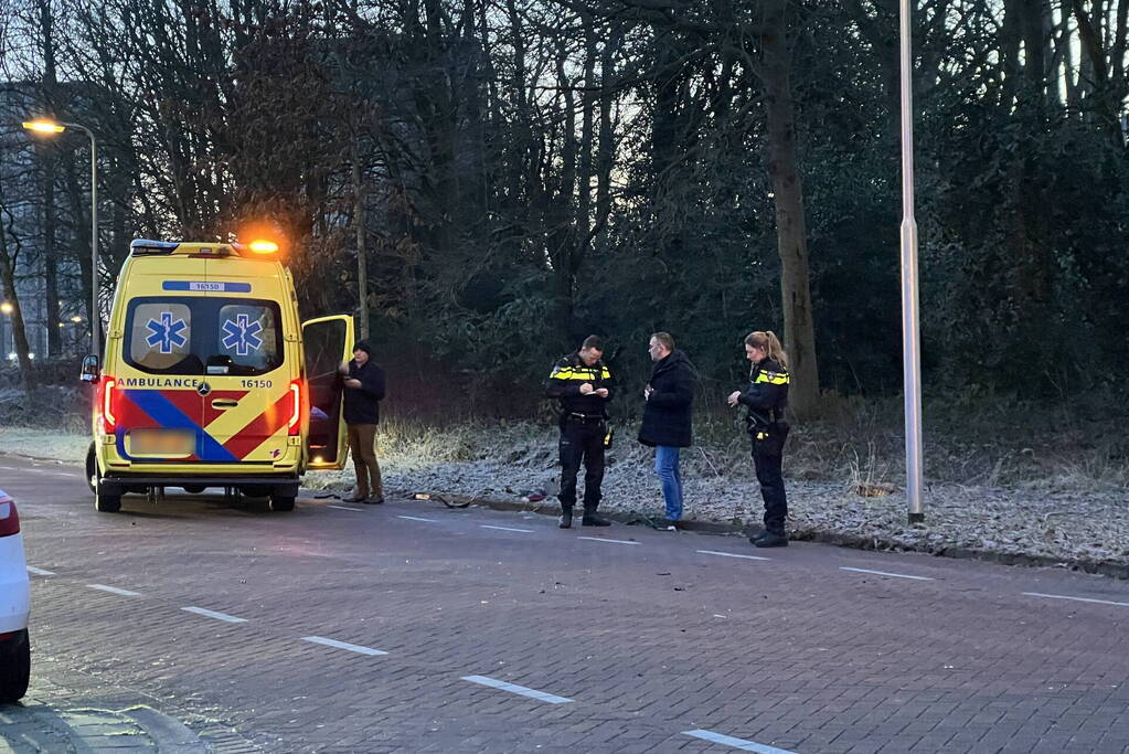 Fietser met spoed naar ziekenhuis gebracht
