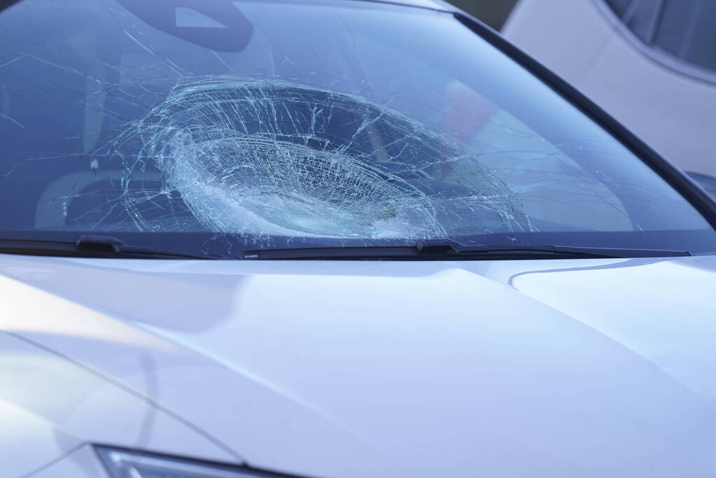 Fietser met spoed naar ziekenhuis gebracht