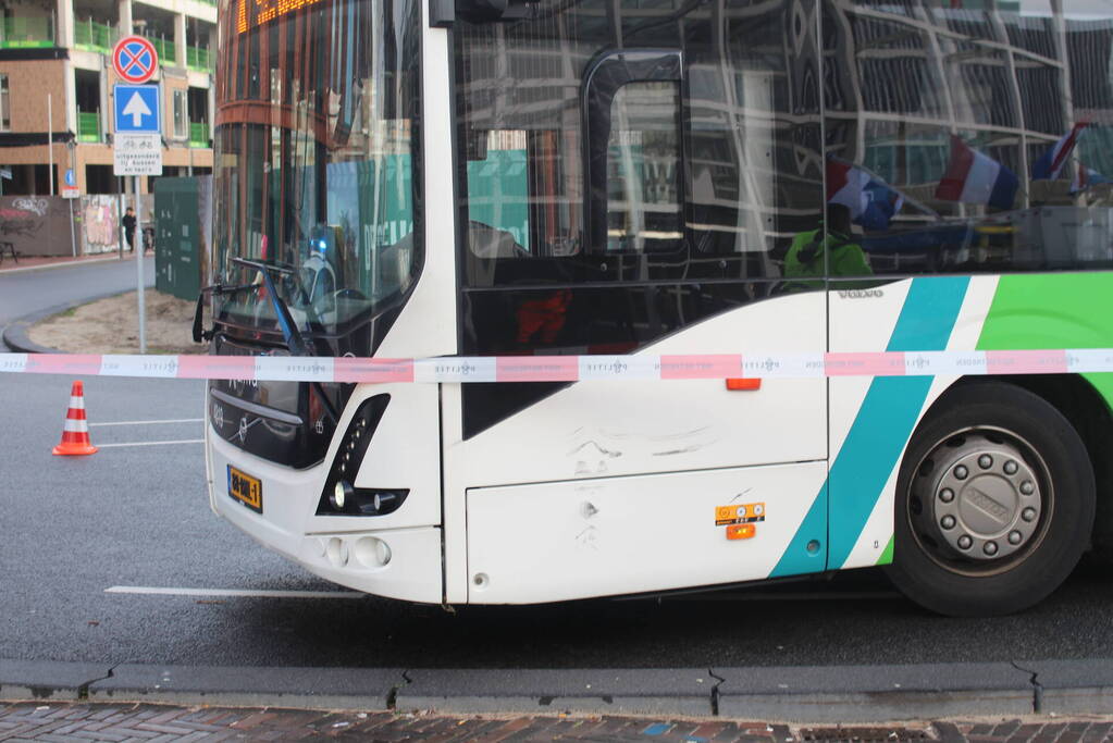 Bakfiets betrokken bij botsing met lijnbus