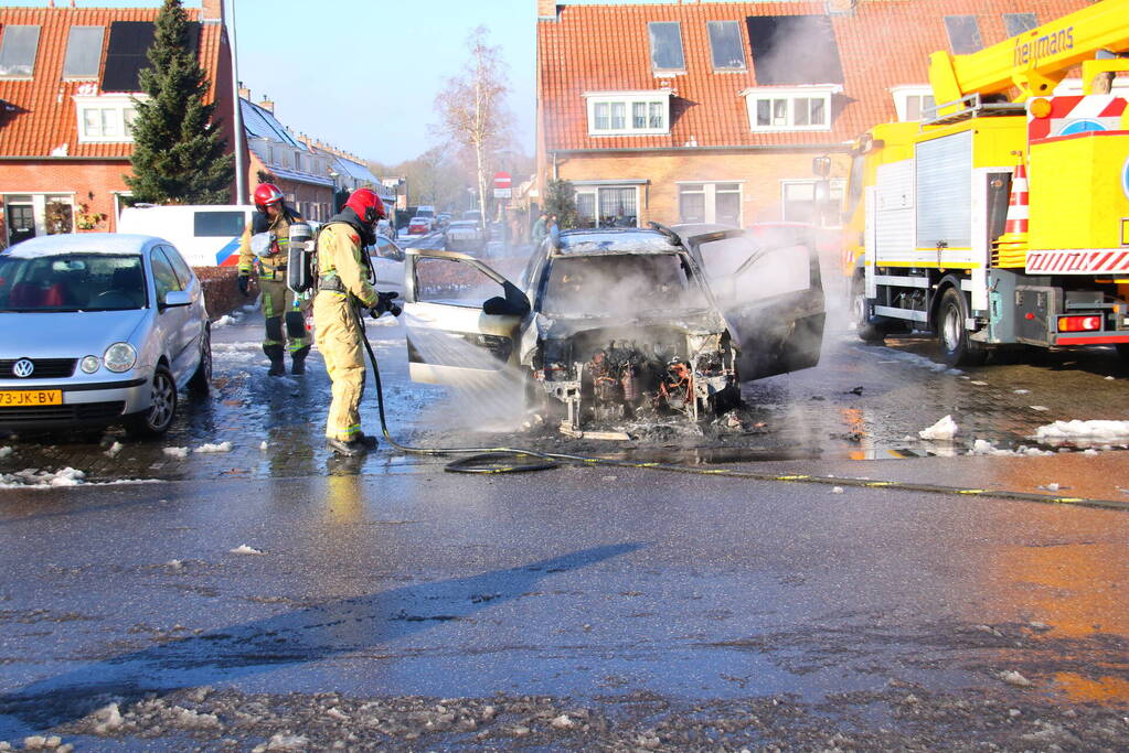 Auto uitgebrand op parkeerplaats Lidl