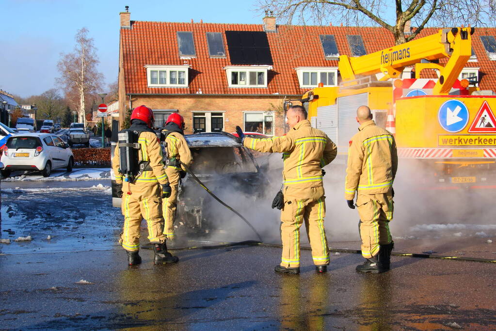 Auto uitgebrand op parkeerplaats Lidl
