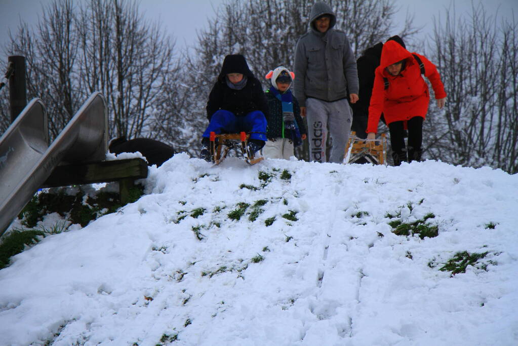 Winters weer zorgt voor sneeuwpret in Weert
