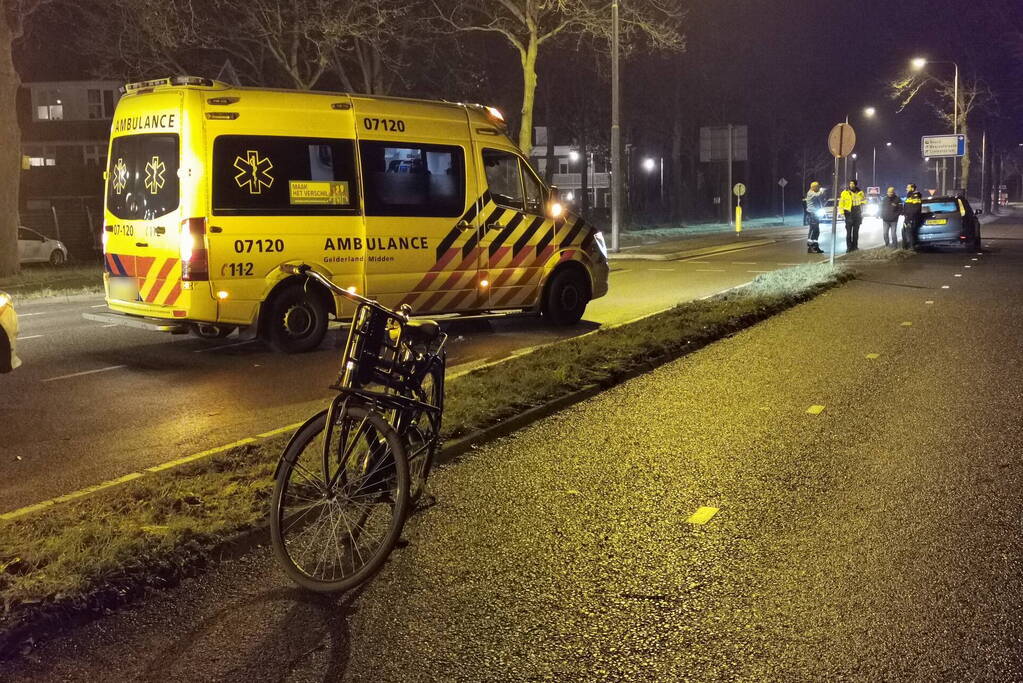 Fietser geschept bij oversteekplaats