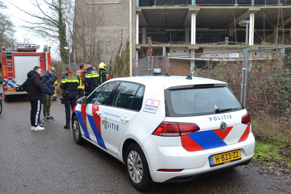 Kleine brand bij slooppand