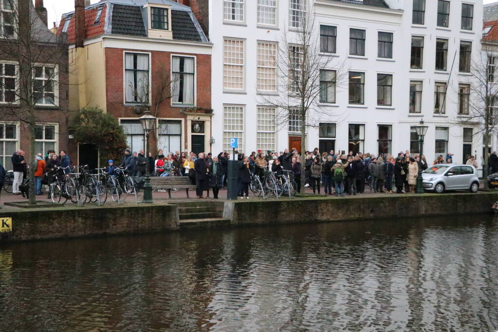 Brand op dak van bibliotheek