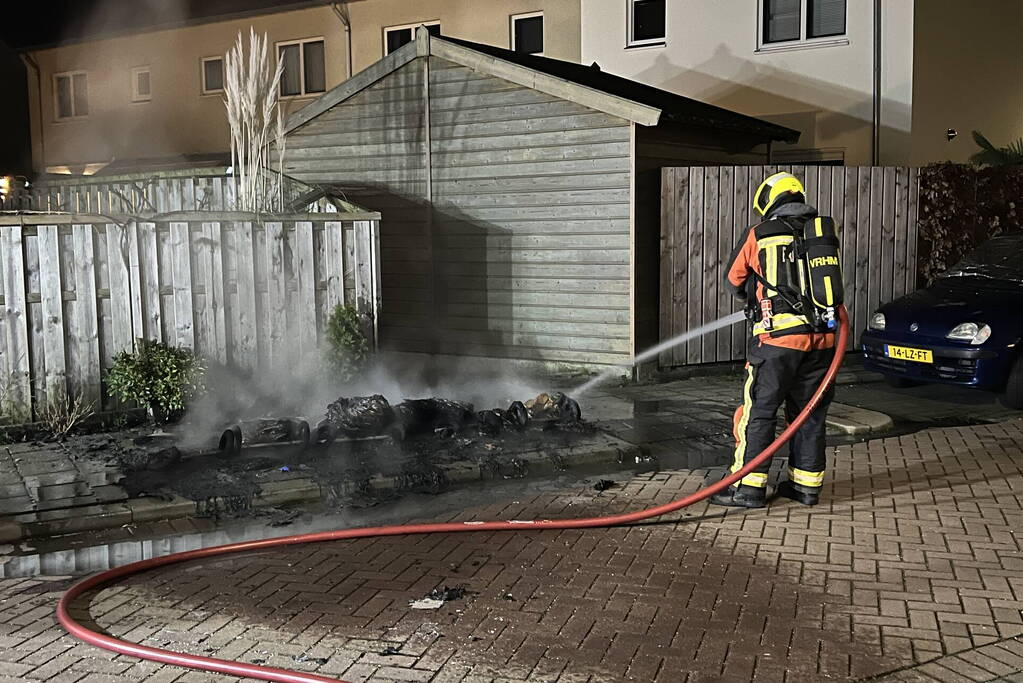 Kliko verwoest door brand