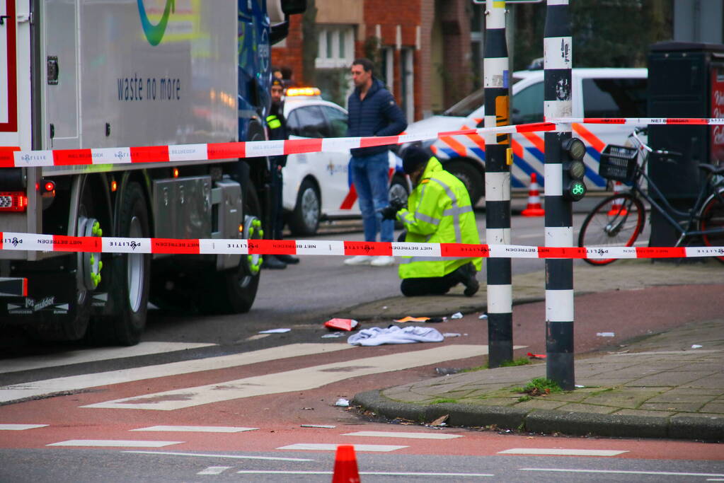 Persoon ernstig gewond bij ongeval met vrachtwagen