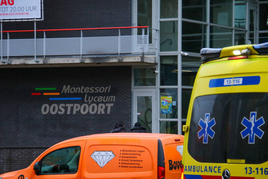 Steekpartij in Montessori Lyceum Oostpoort