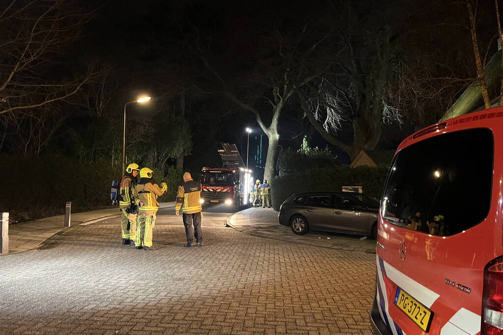 Brand in woning met rietendak