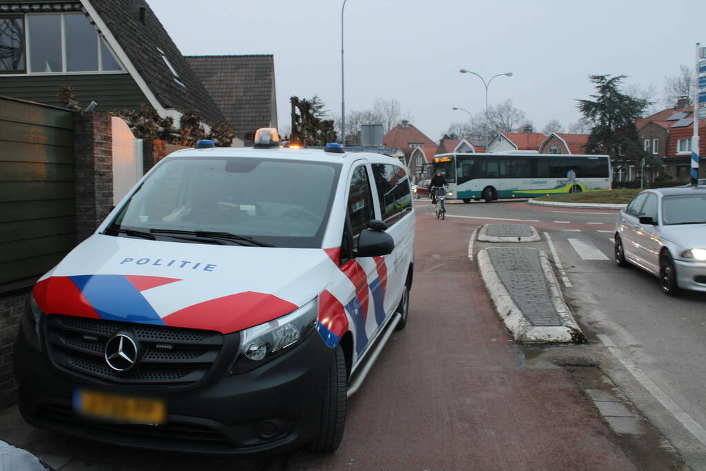 Fietser gewond bij aanrijding bij rotonde
