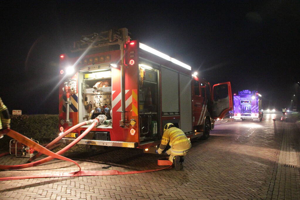Brand in woning met rietendak