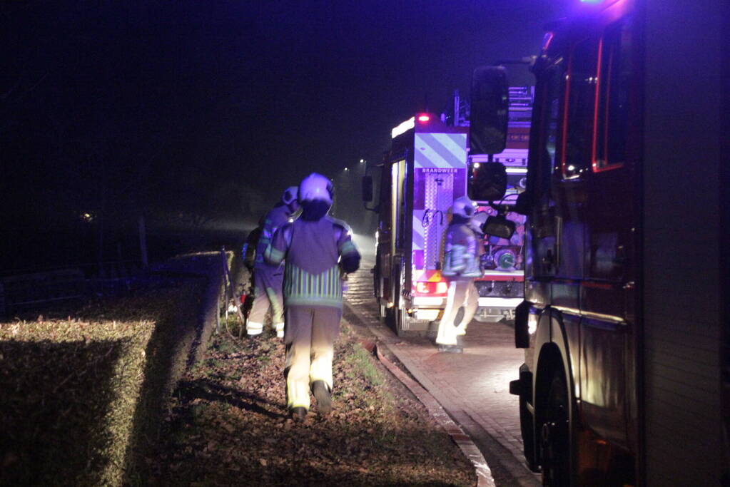 Brand in woning met rietendak