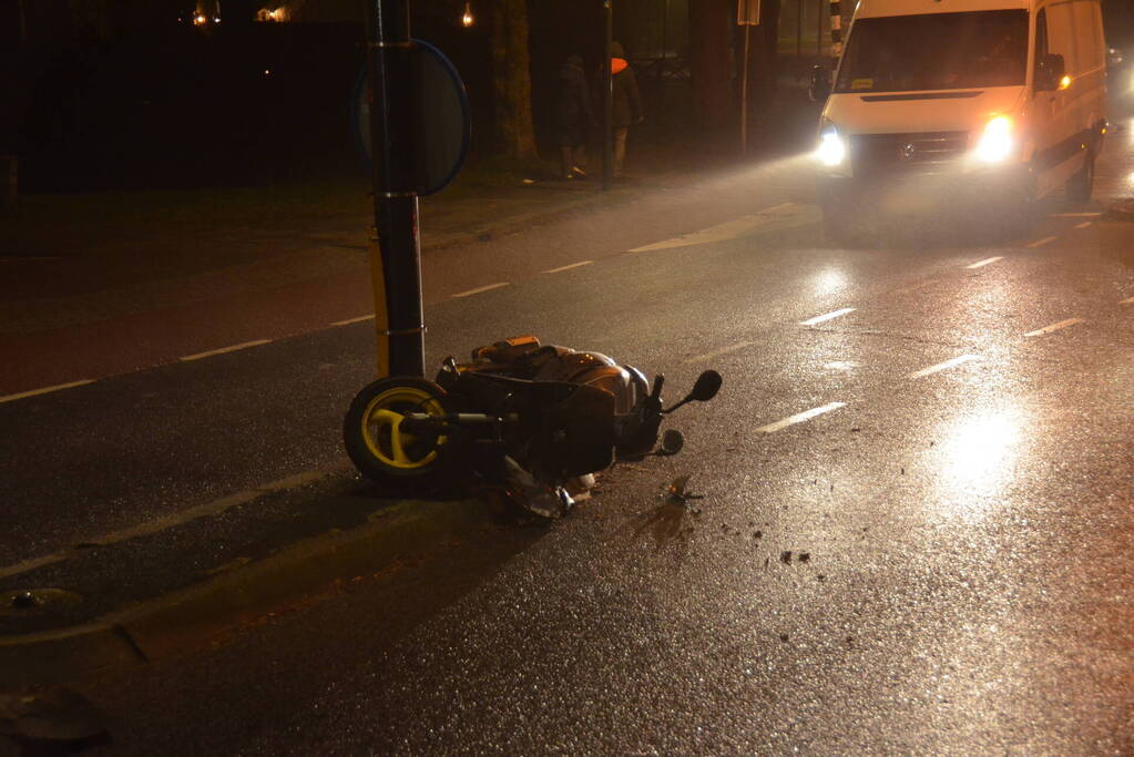 Scooterrijder gewond bij aanrijding