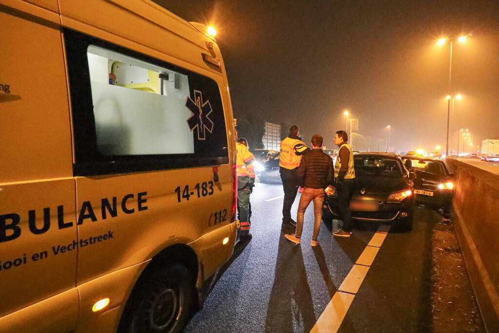 Drie auto's op elkaar gebotst