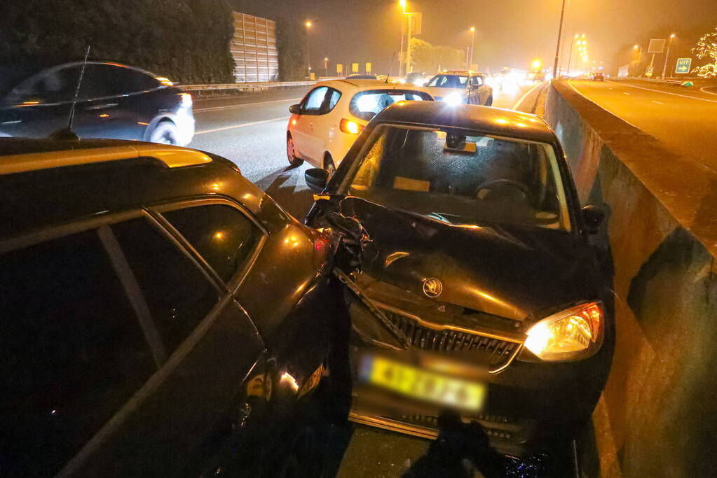 Drie auto's op elkaar gebotst