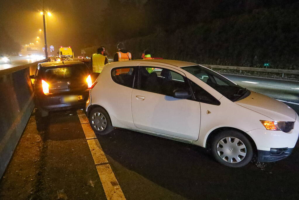 Drie auto's op elkaar gebotst
