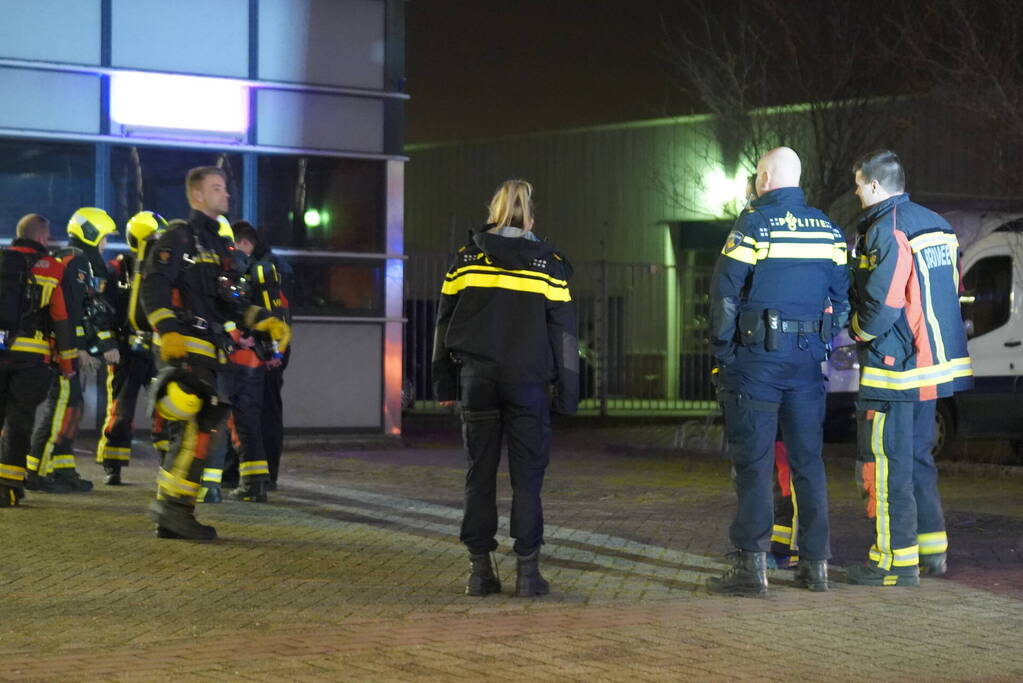 Brandweer ingezet bij brandgerucht industrie
