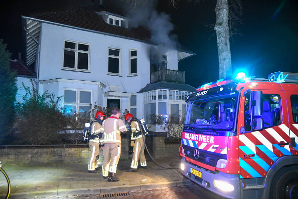 Bewoner gewond bij brand in appartement