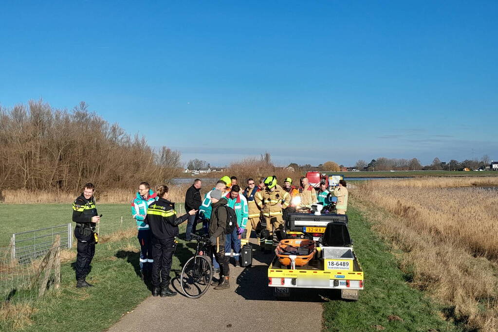 Veel inzet na aantreffen fiets langs het water