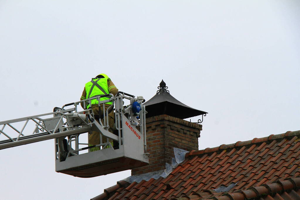 Schoorsteenbrand snel onder controle
