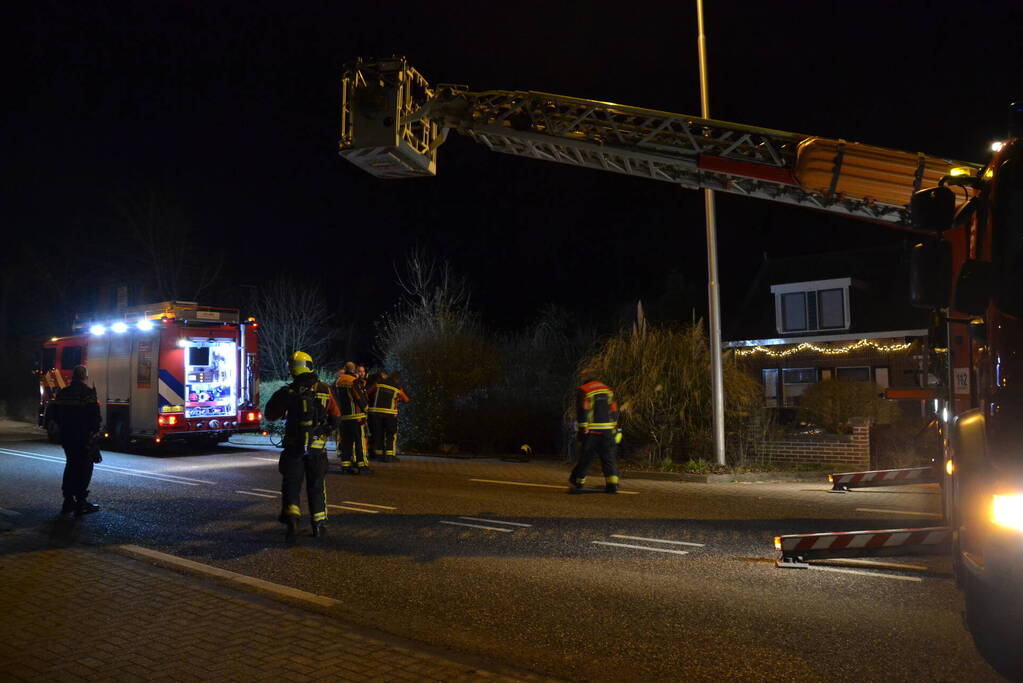 Weg afgesloten vanwege schoorsteenbrand