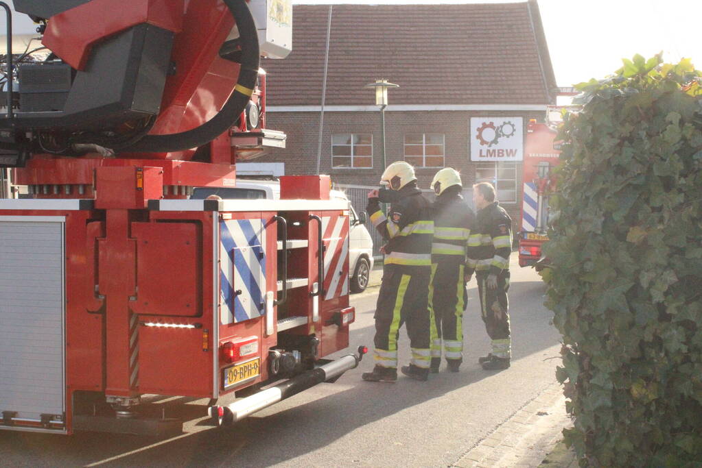 Brandweer controleert woning na melding schoorsteenbrand