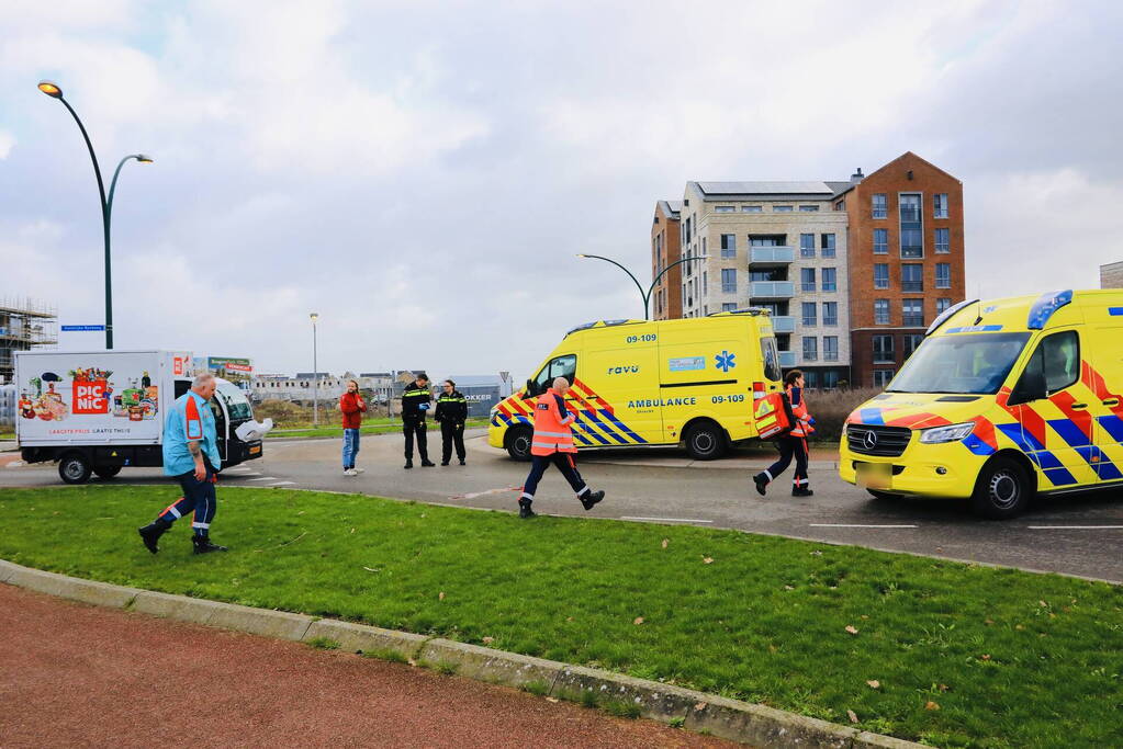 Fietser ernstig gewond bij botsing met bezorgwagen
