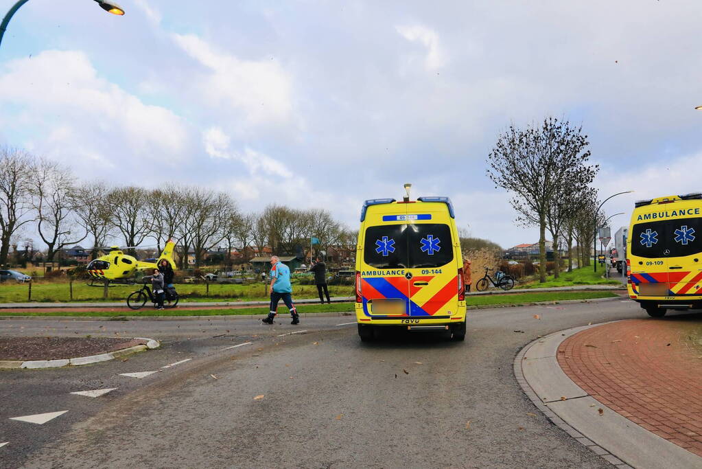 Fietser ernstig gewond bij botsing met bezorgwagen