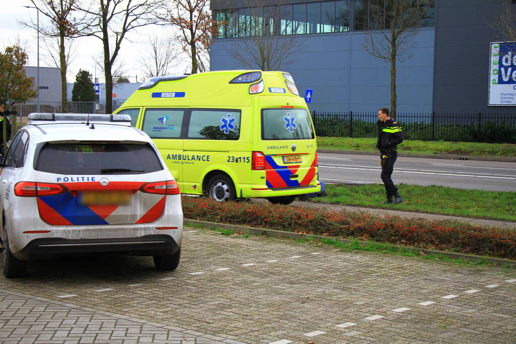 Scooterrijder gaat hard onderuit