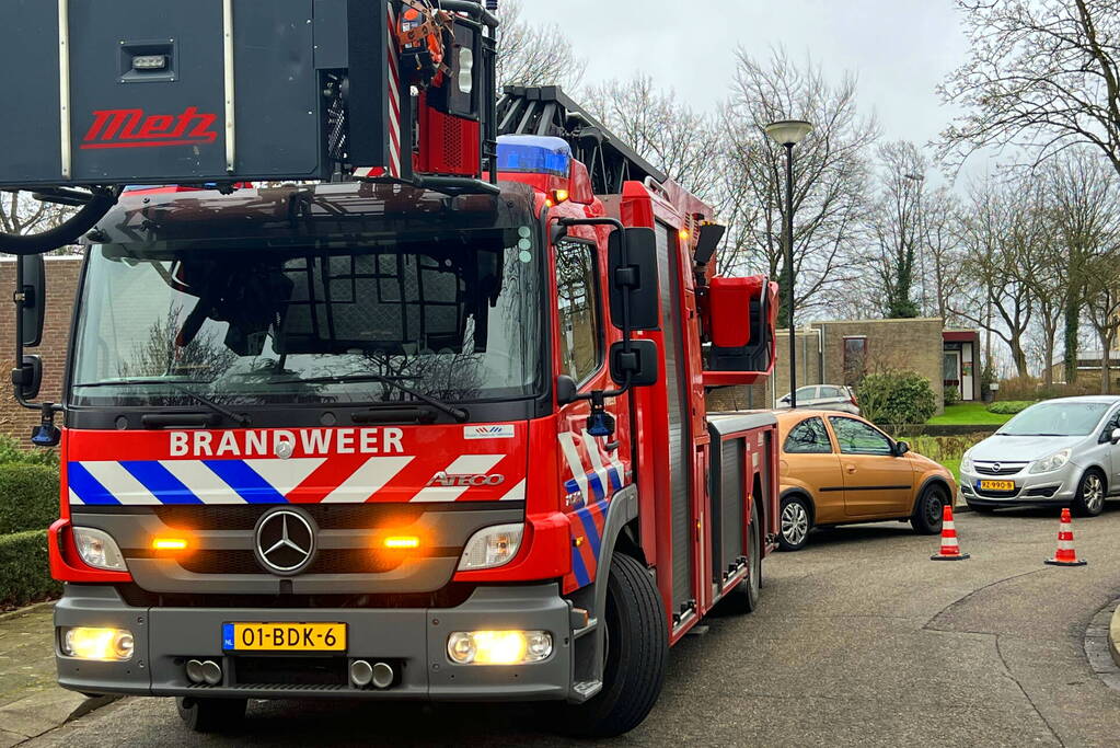 Gaslekkage in voortuin van woning