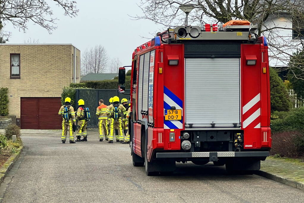 Gaslekkage in voortuin van woning