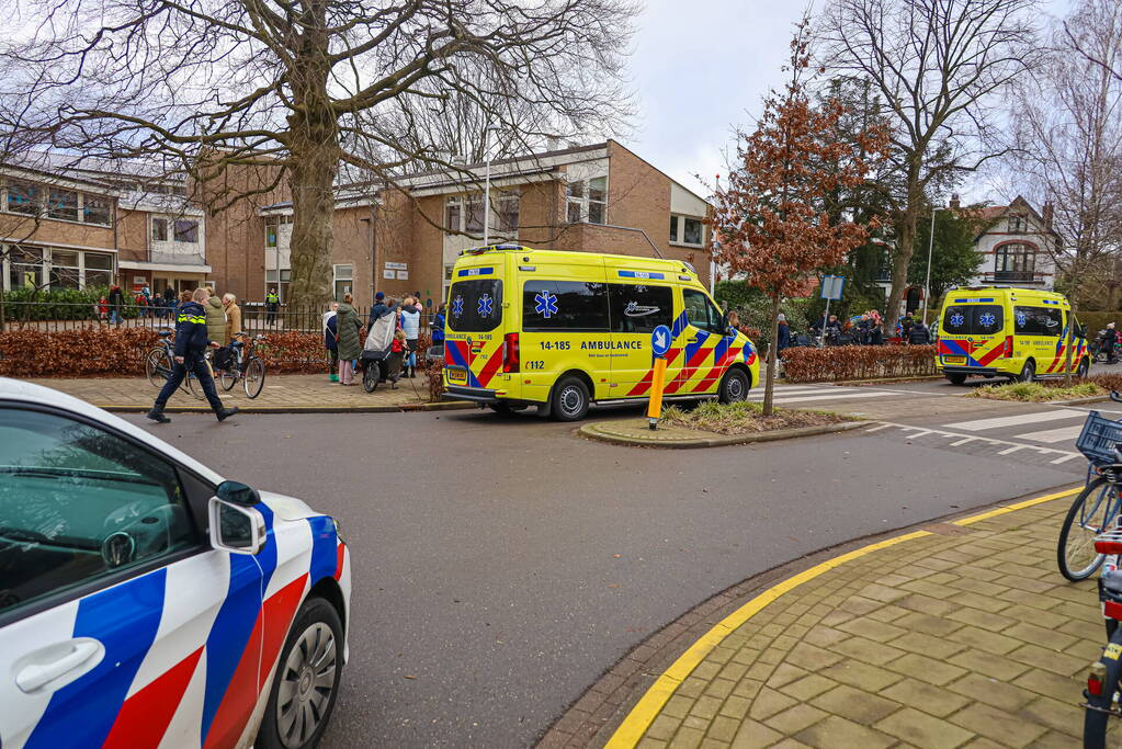 Traumahelikopter landt bij Koningin Emmaschool