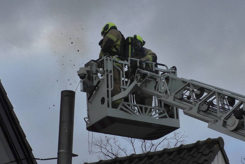 Brandweer ingezet bij brand in schoorsteen
