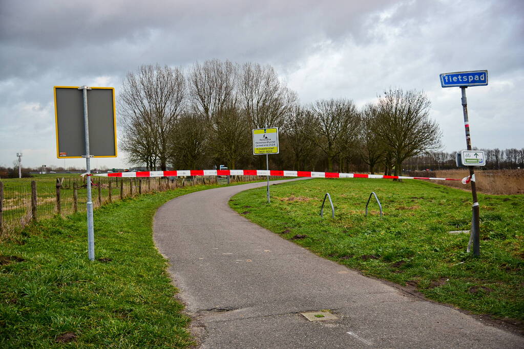 Groot onderzoek naar aantreffen overleden persoon in bos