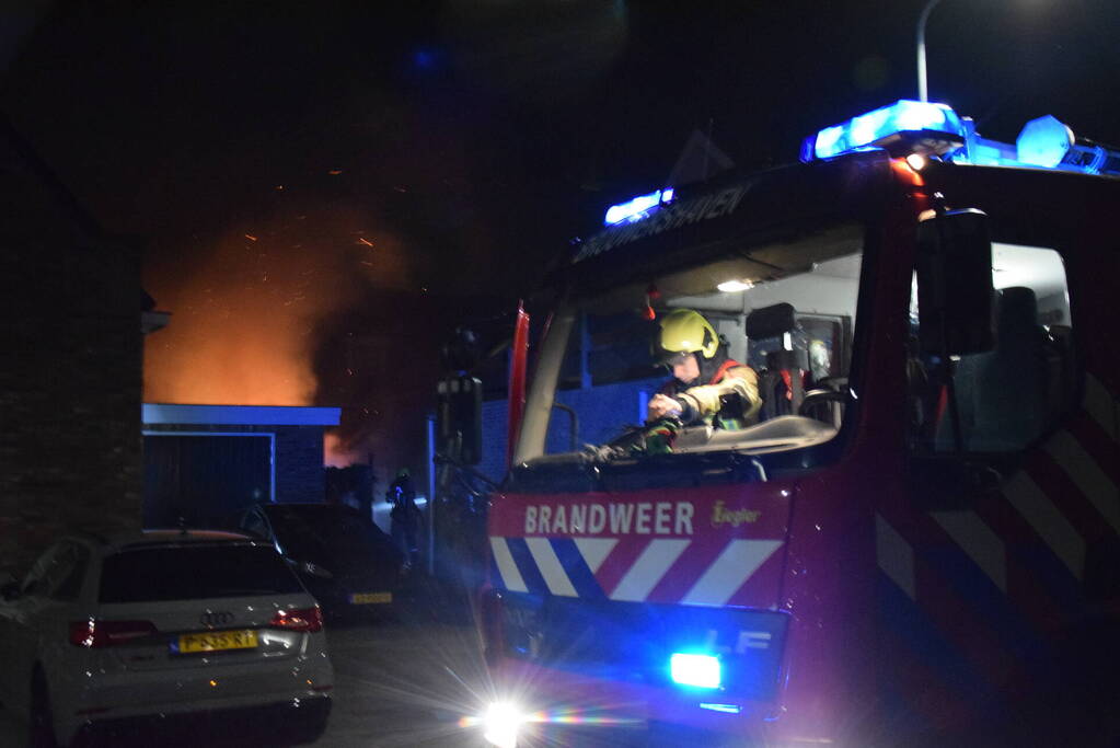 Hevige brand in tuin