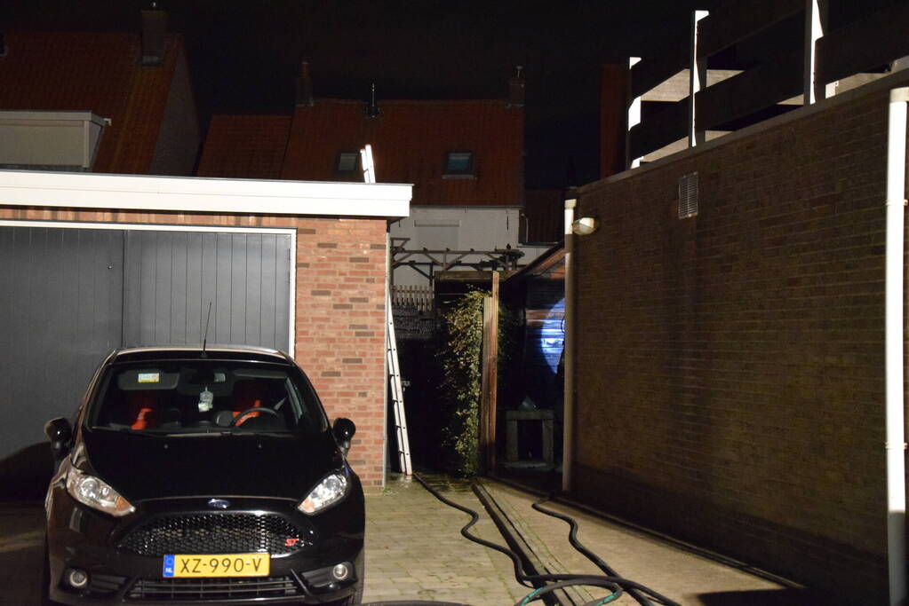 Hevige brand in tuin