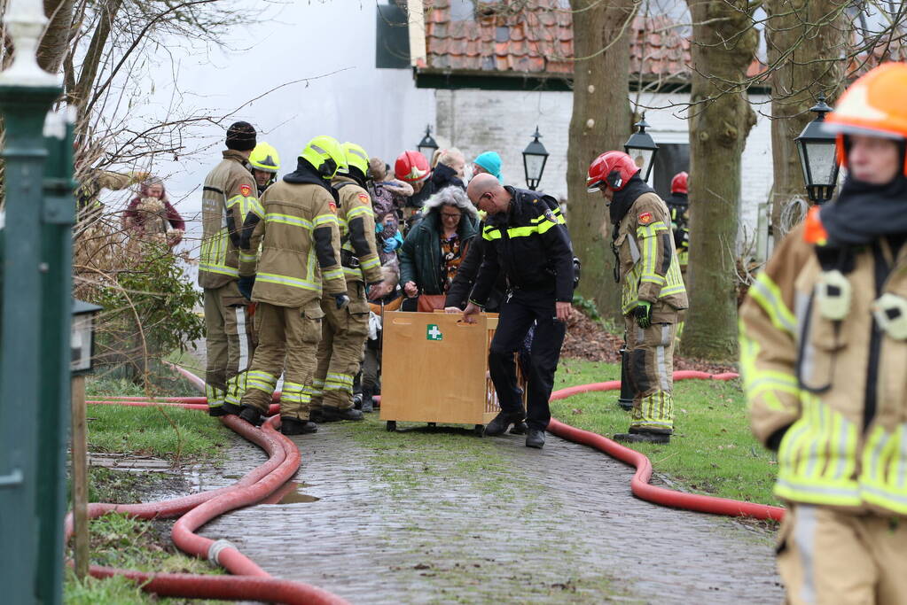 Kinderverblijf uit voorzorg ontruimd door grote brand