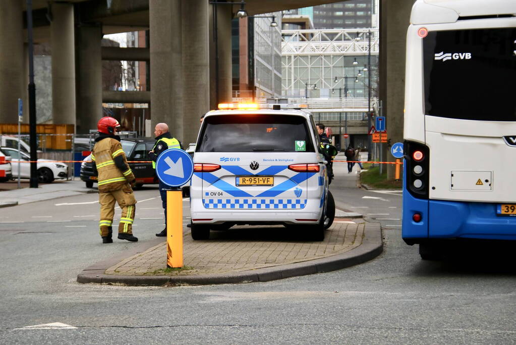 Losgewaaide dakplaten zorgt voor gevaarlijke situatie