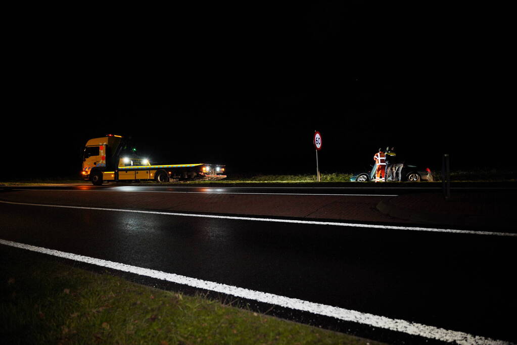 Auto belandt in de greppel