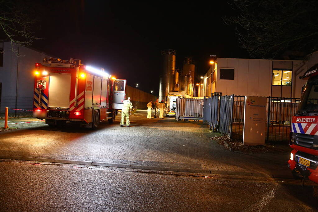 Persoon krijgt bijtende stof over zich en raakt ernstig gewond