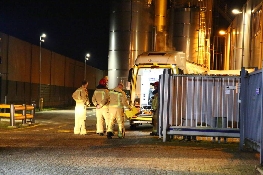 Persoon krijgt bijtende stof over zich en raakt ernstig gewond