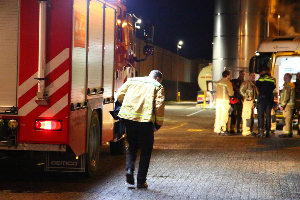 Persoon krijgt bijtende stof over zich en raakt ernstig gewond