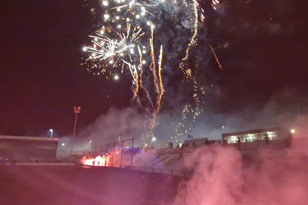 Veel vuurwerk bij laatste training voor derby