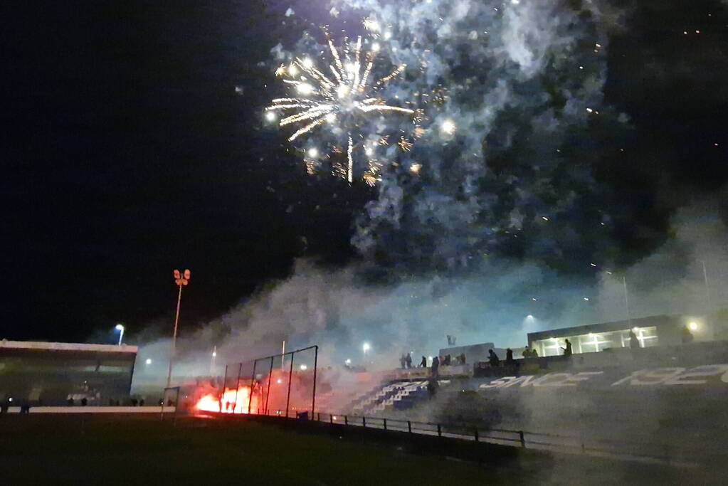 Veel vuurwerk bij laatste training voor derby