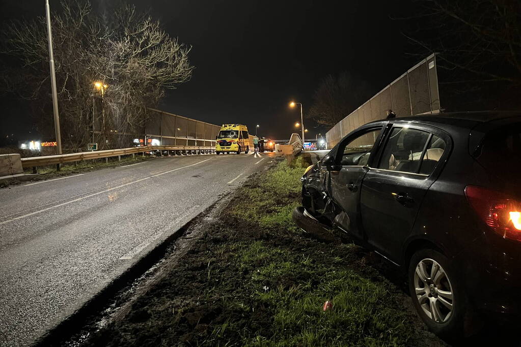 Gewonde bij ongeval tussen twee auto's