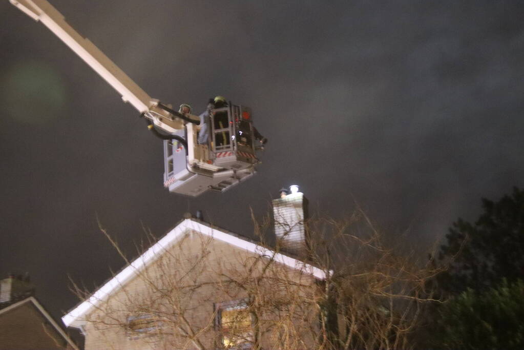 Schoorsteenbrand snel onder controle